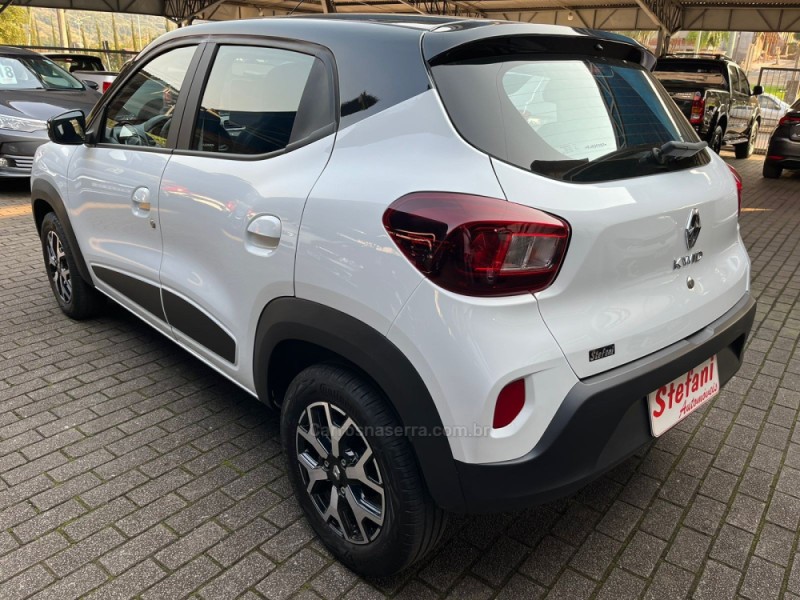 KWID 1.0 12V SCE FLEX INTENSE MANUAL - 2024 - FELIZ