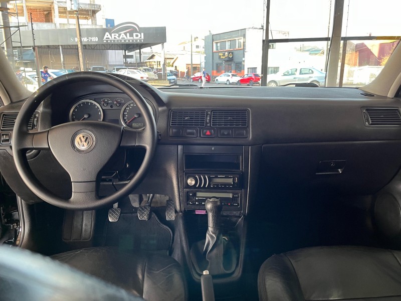 GOLF 1.6 MI 8V FLEX 4P MANUAL - 2008 - VACARIA