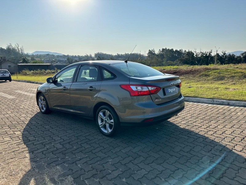 FOCUS 1.6 SE SEDAN 16V FLEX 4P AUTOMÁTICO - 2015 - LAJEADO