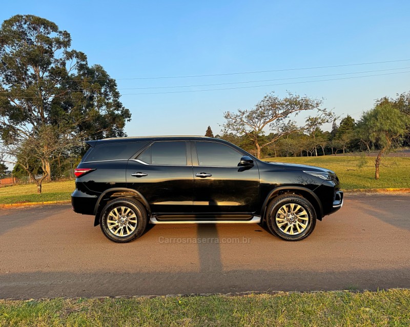 HILUX SW4 2.8 SRX 4X4 7 LUGARES 16V TURBO INTERCOOLER DIESEL 4P AUTOMÁTICO - 2021 - PASSO FUNDO