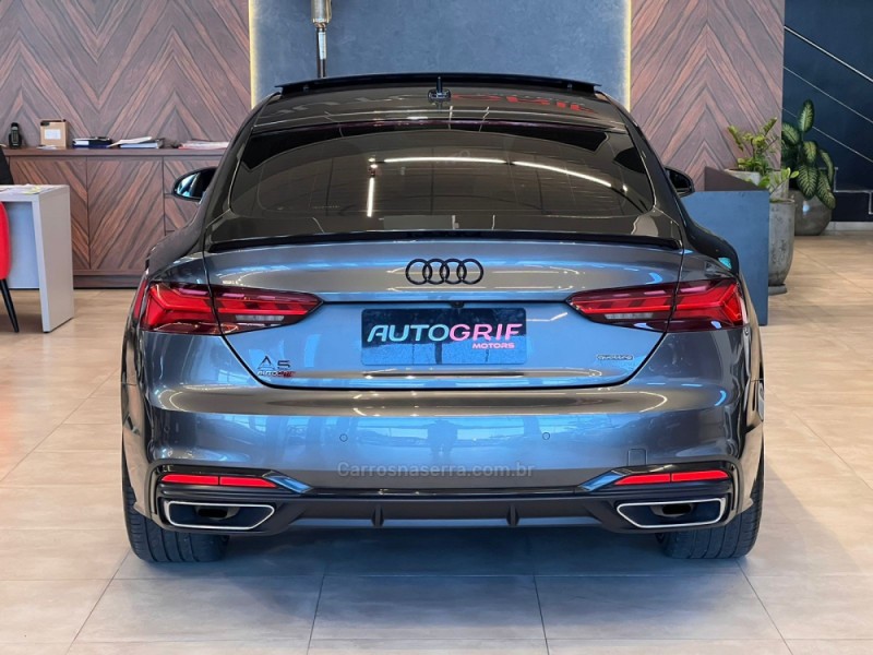 A5 2.0 SPORTBACK PERFORMANCE BLACK S GASOLINA 4P AUTOMÁTICO - 2021 - CAMPO BOM