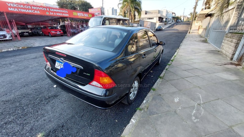 FOCUS 1.6 8V FLEX 4P MANUAL - 2009 - FARROUPILHA