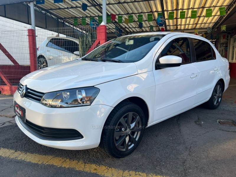 VOYAGE 1.6 MI TRENDLINE 8V FLEX 4P MANUAL - 2014 - DOIS IRMãOS