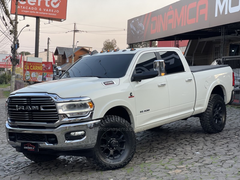 3500 LARAMIE 6.7 CD 4X4 TURBO DIESEL 4P AUTOMÁTICO