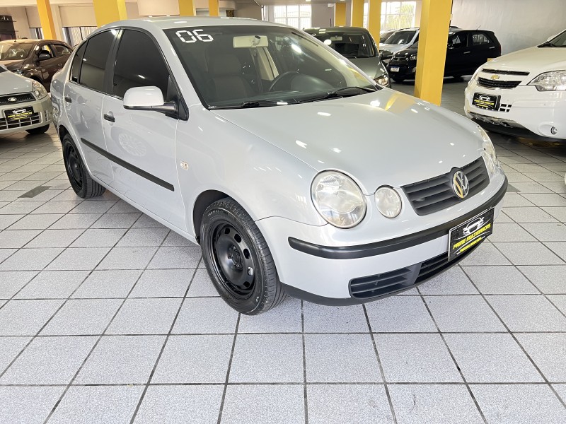 POLO SEDAN 1.6 MI 8V FLEX 4P MANUAL - 2005 - CAXIAS DO SUL