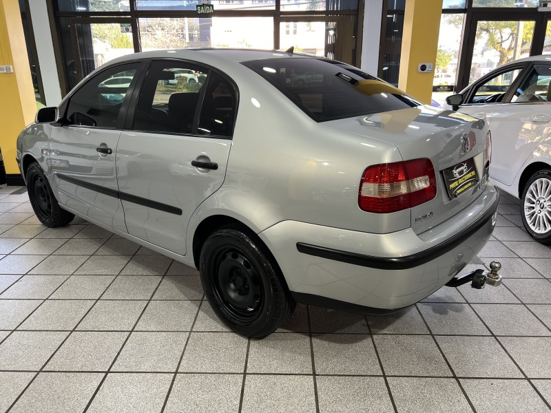 POLO SEDAN 1.6 MI 8V FLEX 4P MANUAL - 2005 - CAXIAS DO SUL