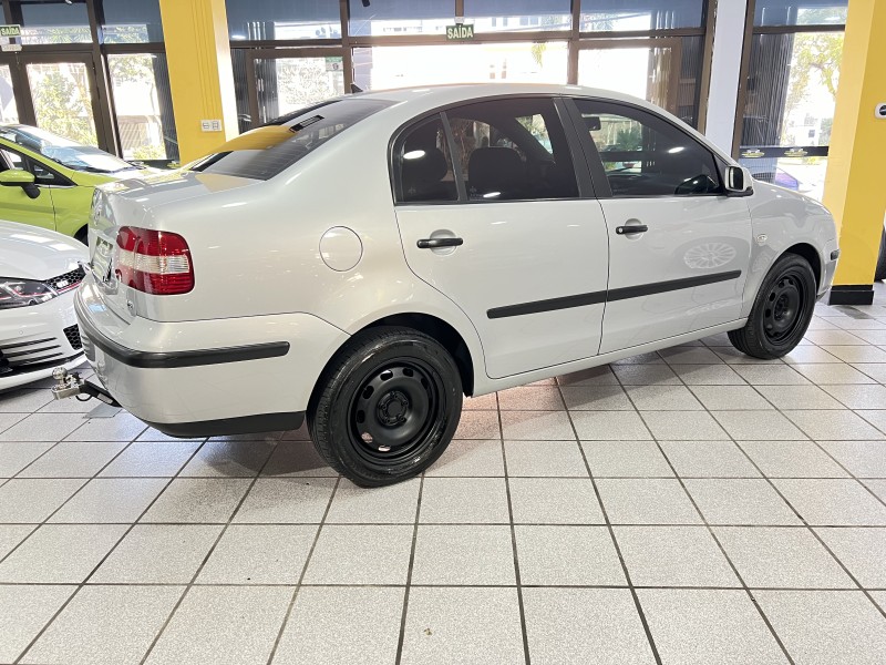 POLO SEDAN 1.6 MI 8V FLEX 4P MANUAL - 2005 - CAXIAS DO SUL