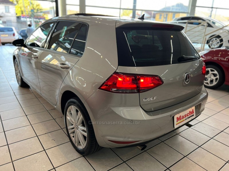 GOLF 1.0 TSI COMFORTLINE 12V TOTAL FLEX 4P MANUAL - 2017 - CAXIAS DO SUL