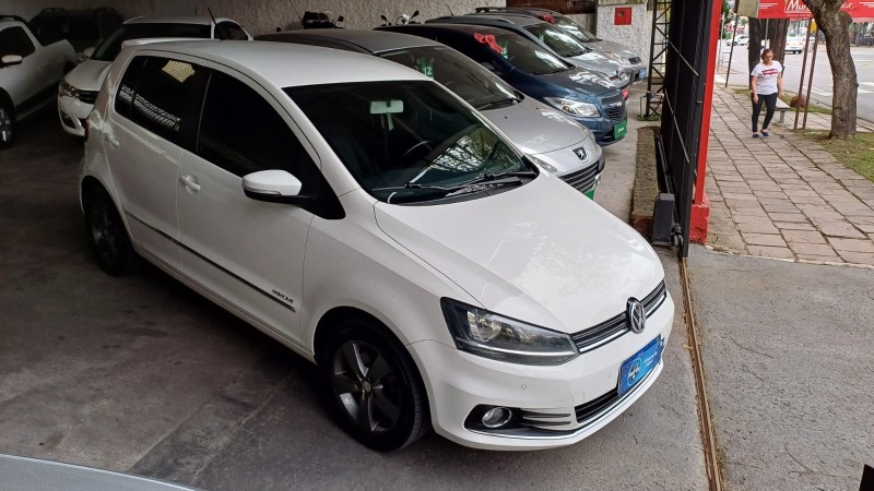 FOX 1.6 MI HIGHLINE 8V FLEX 4P MANUAL - 2015 - CAXIAS DO SUL