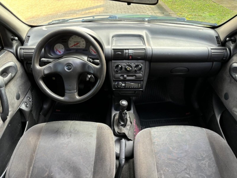 CORSA 1.0 MPFI MILENIUM SEDAN 8V GASOLINA 4P MANUAL - 2002 - CAXIAS DO SUL