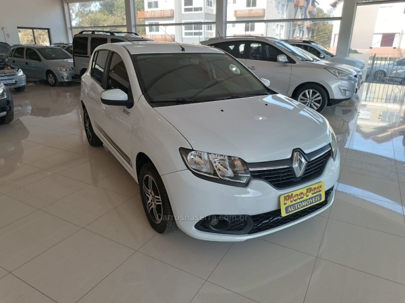 SANDERO 1.6 EXPRESSION 8V FLEX 4P MANUAL - 2017 - NOVA PETRóPOLIS