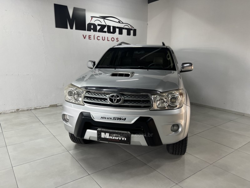 HILUX SW4 3.0 SRV 4X4 7 LUGARES 16V TURBO INTERCOOLER DIESEL 4P AUTOMÁTICO - 2010 - BENTO GONçALVES