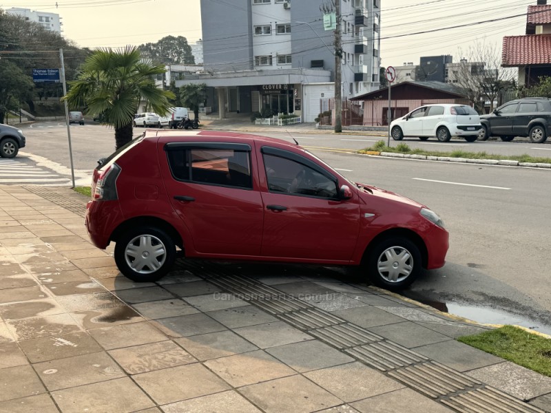 SANDERO 1.0 EXPRESSION 16V FLEX 4P MANUAL - 2014 - FARROUPILHA