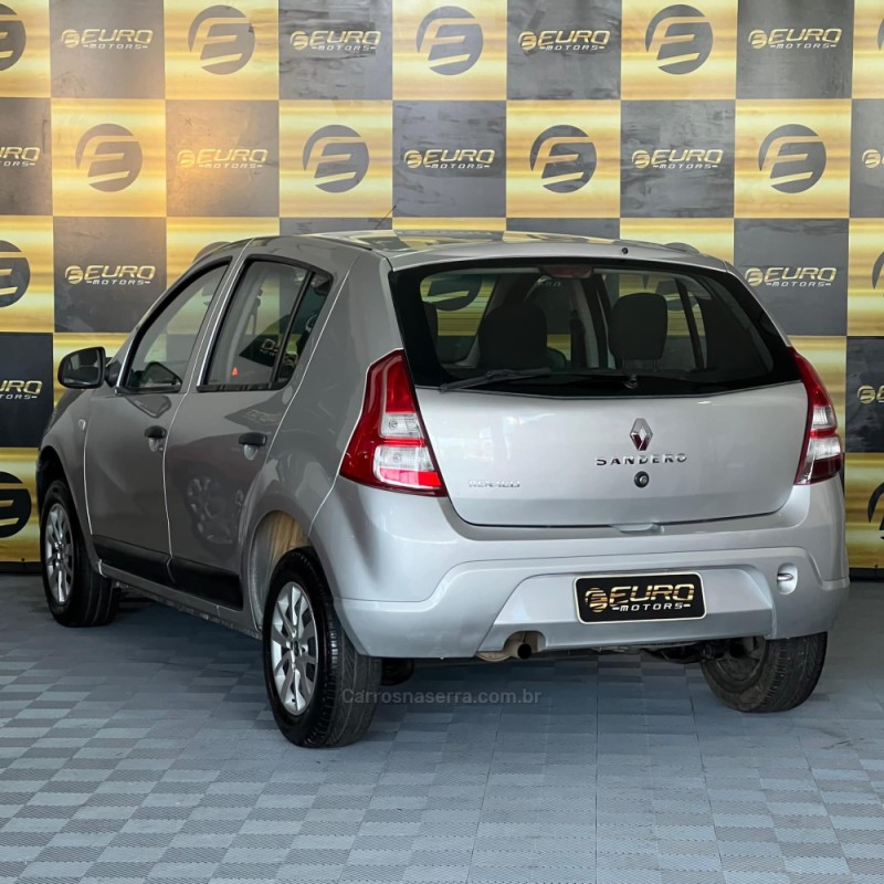 SANDERO 1.0 AUTHENTIQUE 12V FLEX 4P MANUAL - 2013 - PORTãO