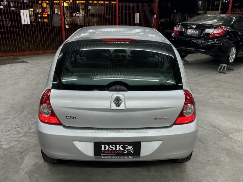 CLIO 1.0 AUTHENTIQUE 16V HI-FLEX 2P MANUAL - 2010 - CAXIAS DO SUL