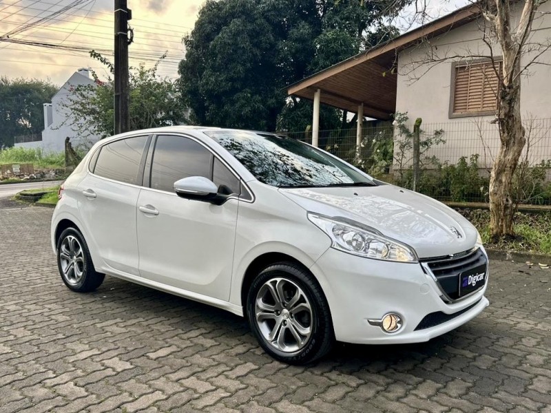 208 1.6 GRIFFE 16V FLEX 4P AUTOMÁTICO - 2014 - LAJEADO