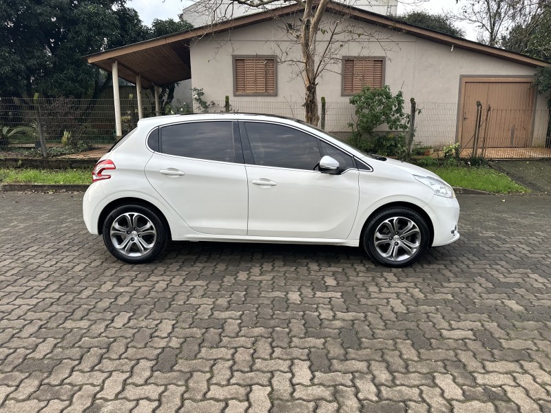 208 1.6 GRIFFE 16V FLEX 4P AUTOMÁTICO - 2014 - LAJEADO