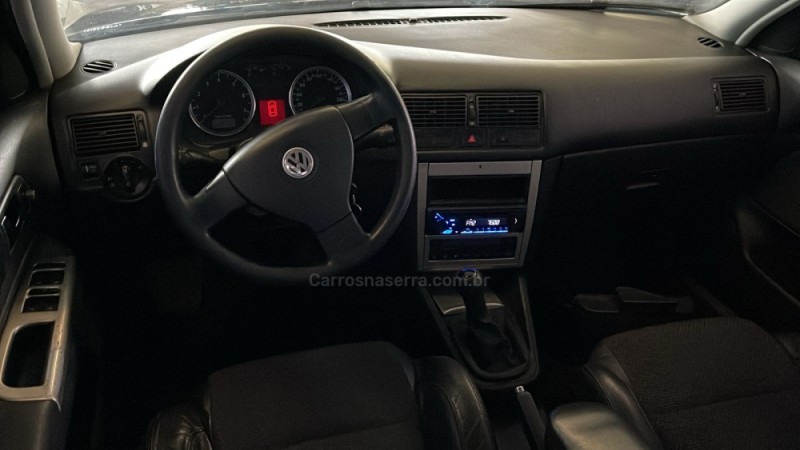 GOLF 1.6 MI SPORTLINE 8V FLEX 4P MANUAL - 2010 - CAXIAS DO SUL