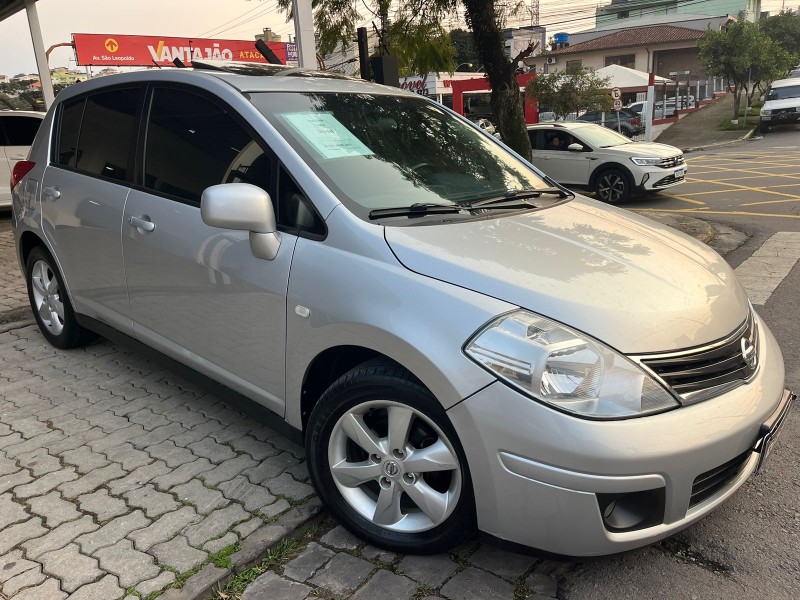 tiida 1.8 sl 16v flex 4p automatico 2011 caxias do sul