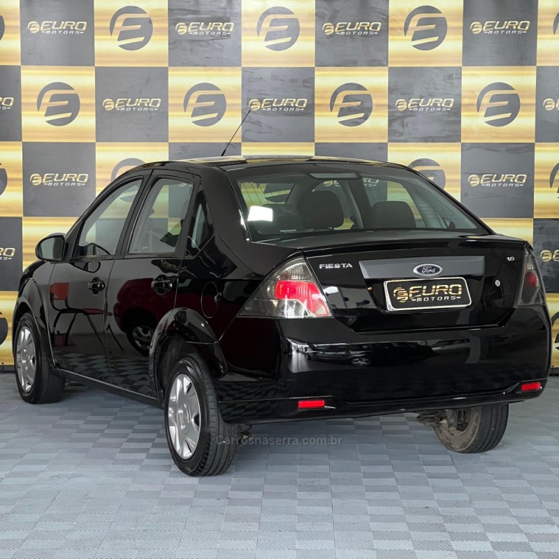 FIESTA 1.6 MPI CLASS SEDAN 8V FLEX 4P MANUAL - 2012 - PORTãO