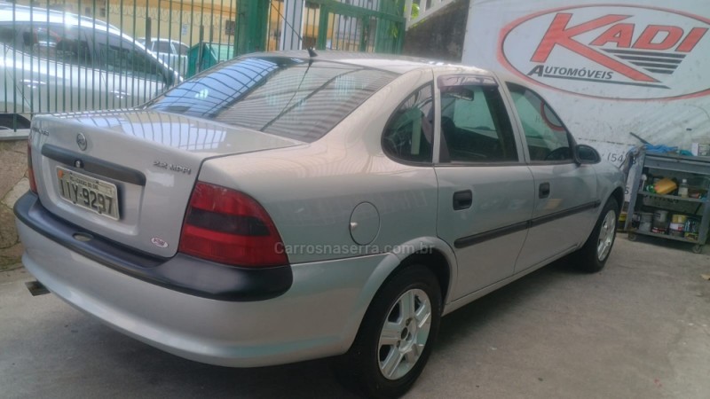 VECTRA 2.2 MPFI GLS 8V GASOLINA 4P MANUAL - 1999 - CAXIAS DO SUL