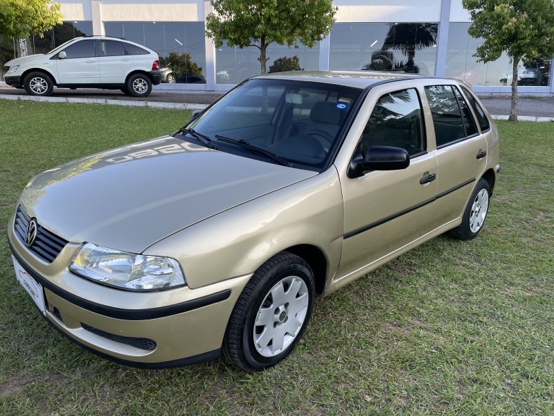 GOL 1.0 MI PLUS 16V GASOLINA 4P MANUAL G.III - 2001 - BOM PRINCíPIO