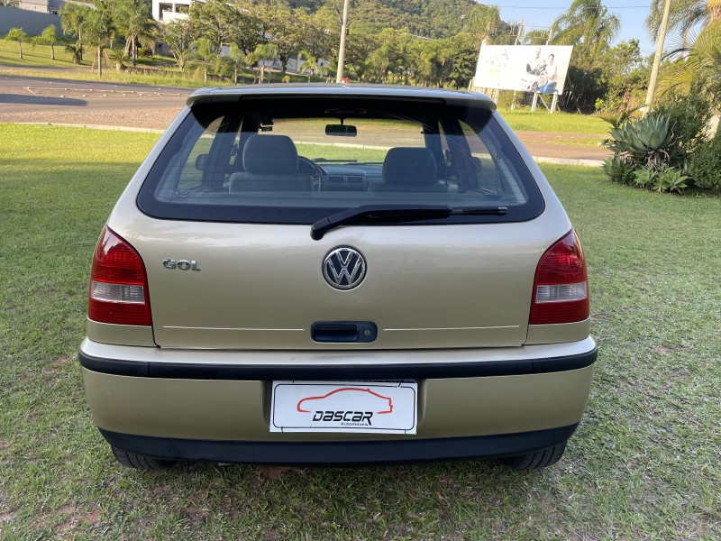 GOL 1.0 MI PLUS 16V GASOLINA 4P MANUAL G.III - 2001 - BOM PRINCíPIO