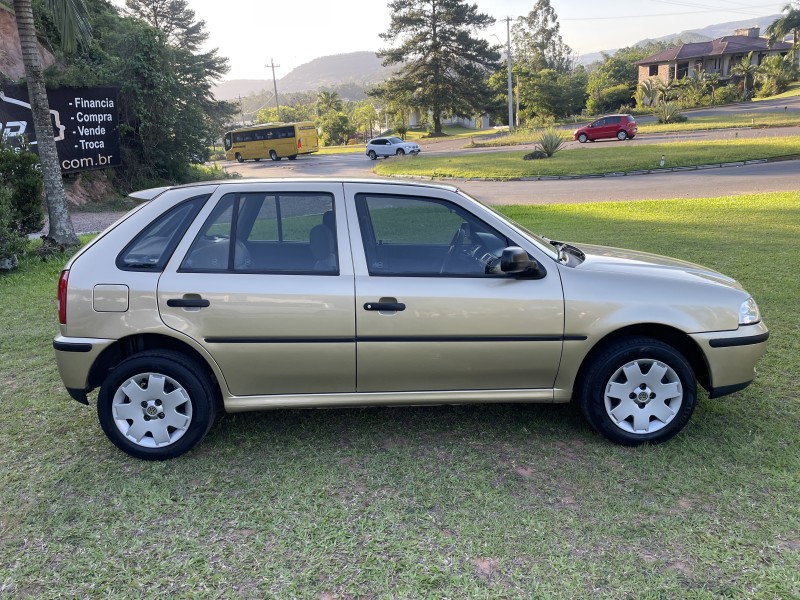 GOL 1.0 MI PLUS 16V GASOLINA 4P MANUAL G.III - 2001 - BOM PRINCíPIO