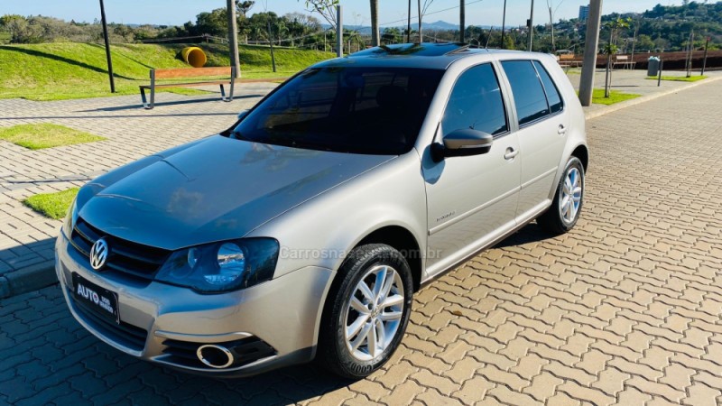 GOLF 1.6 MI SPORTLINE 8V FLEX 4P MANUAL - 2012 - DOIS IRMãOS