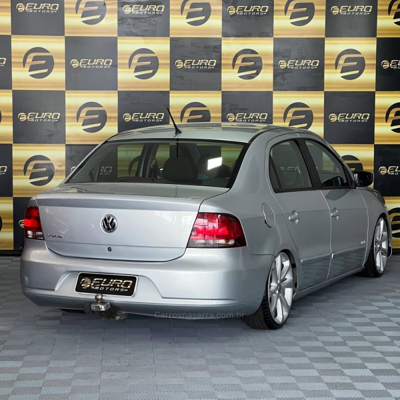 VOYAGE 1.0 12V MPI TOTALFLEX TRENDLINE 4P MANUAL - 2011 - PORTãO