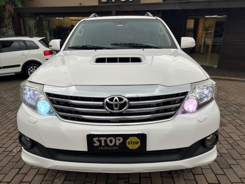 HILUX SW4 3.0 SRV 4X4 7 LUGARES 16V TURBO INTERCOOLER DIESEL 4P AUTOMÁTICO - 2013 - DOIS IRMãOS