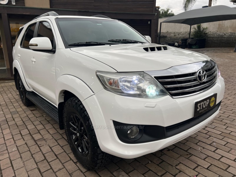 HILUX SW4 3.0 SRV 4X4 7 LUGARES 16V TURBO INTERCOOLER DIESEL 4P AUTOMÁTICO - 2013 - DOIS IRMãOS