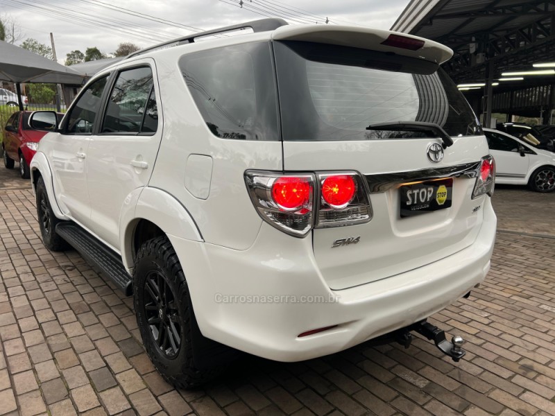 HILUX SW4 3.0 SRV 4X4 7 LUGARES 16V TURBO INTERCOOLER DIESEL 4P AUTOMÁTICO - 2013 - DOIS IRMãOS