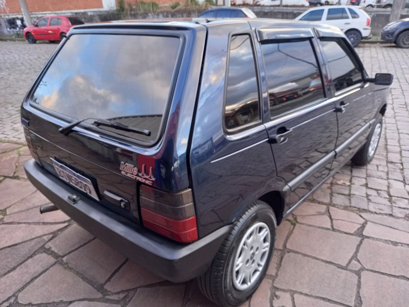 UNO 1.0 MILLE ELETRONIC 8V GASOLINA 4P MANUAL - 1995 - CAXIAS DO SUL