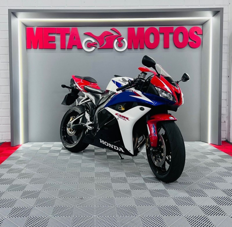 CBR 600RR  - 2010 - CAMPO BOM