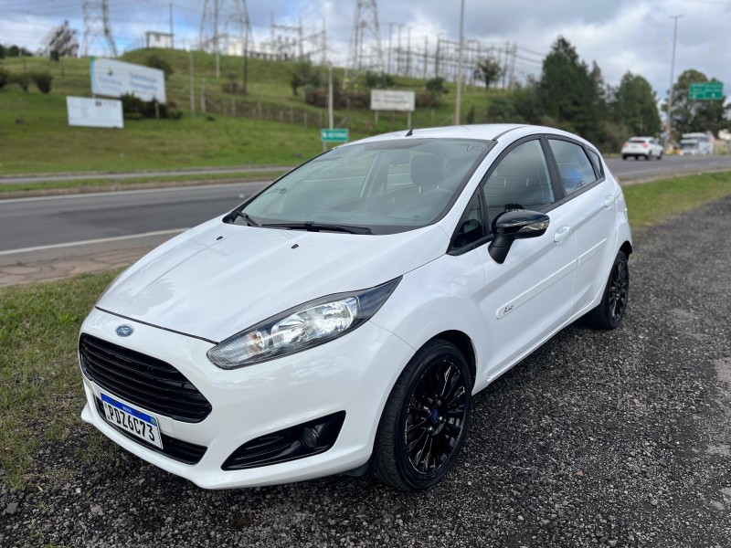 FIESTA 1.6 SE HATCH 16V FLEX 4P MANUAL - 2017 - FARROUPILHA