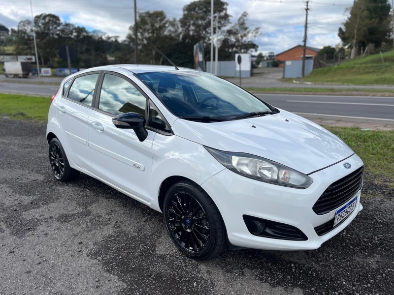 FIESTA 1.6 SE HATCH 16V FLEX 4P MANUAL - 2017 - FARROUPILHA