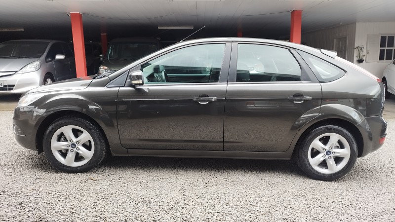 FOCUS 1.6 GLX 8V FLEX 4P MANUAL - 2013 - FARROUPILHA