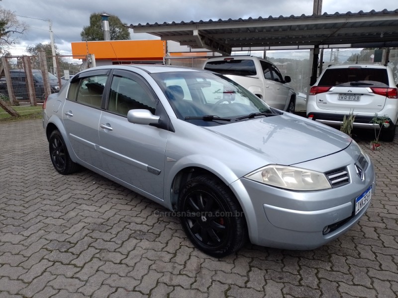 MÉGANE 2.0 DYNAMIQUE SEDAN 16V GASOLINA 4P MANUAL - 2007 - BENTO GONçALVES