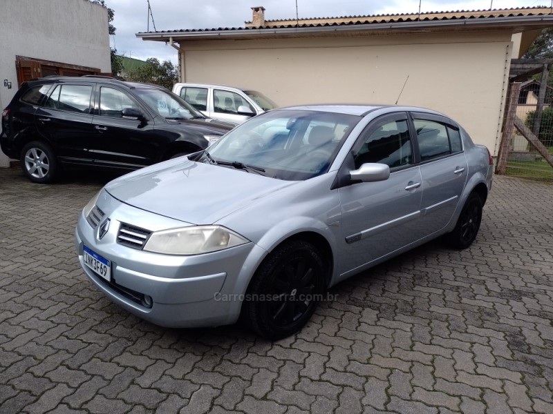 MÉGANE 2.0 DYNAMIQUE SEDAN 16V GASOLINA 4P MANUAL