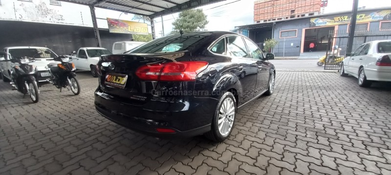 FOCUS 2.0 TITANIUM SEDAN 16V FLEX 4P AUTOMÁTICO - 2016 - CAXIAS DO SUL