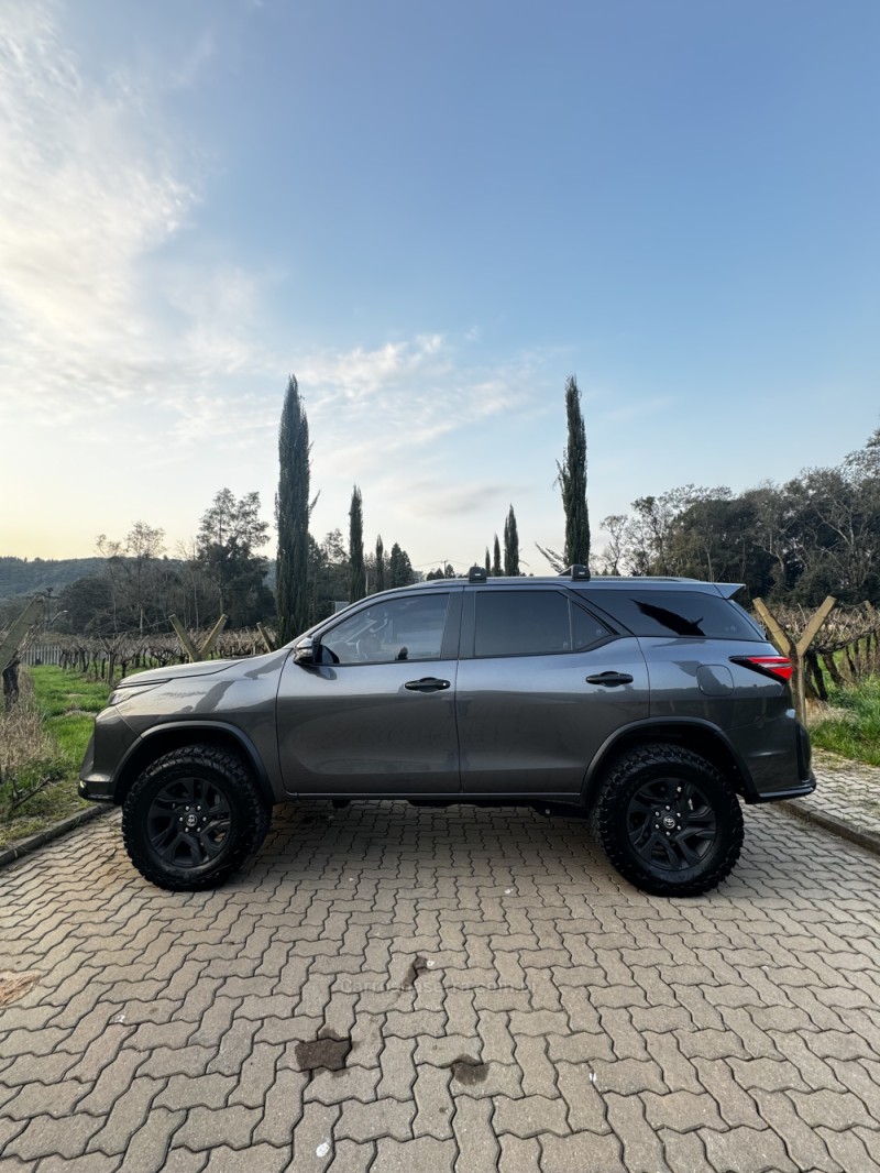 HILUX SW4 2.8 SRX 4X4 DIAMOND 16V TURBO DIESEL 4P 7 LUGARES AUTOMÁTICO - 2022 - CAXIAS DO SUL