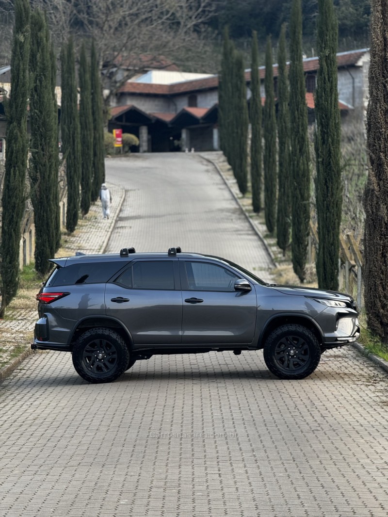 HILUX SW4 2.8 SRX 4X4 DIAMOND 16V TURBO DIESEL 4P 7 LUGARES AUTOMÁTICO - 2022 - CAXIAS DO SUL