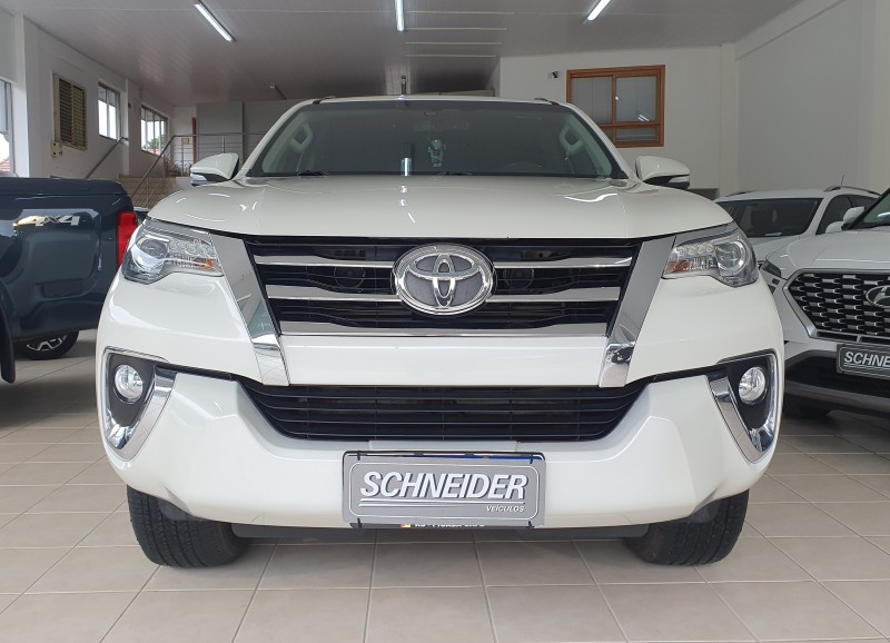 HILUX SW4 2.8 SRX 4X4 16V TURBO INTERCOOLER DIESEL 4P AUTOMÁTICO - 2017 - NOVA PETRóPOLIS