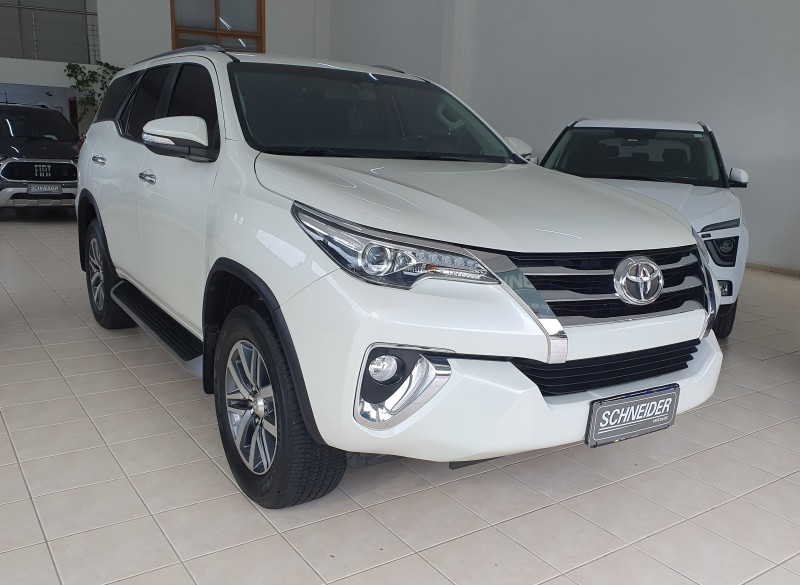 HILUX SW4 2.8 SRX 4X4 16V TURBO INTERCOOLER DIESEL 4P AUTOMÁTICO - 2017 - NOVA PETRóPOLIS