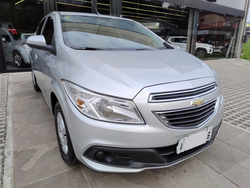 PRISMA 1.0 MPFI LT 8V FLEX 4P MANUAL - 2015 - CAXIAS DO SUL