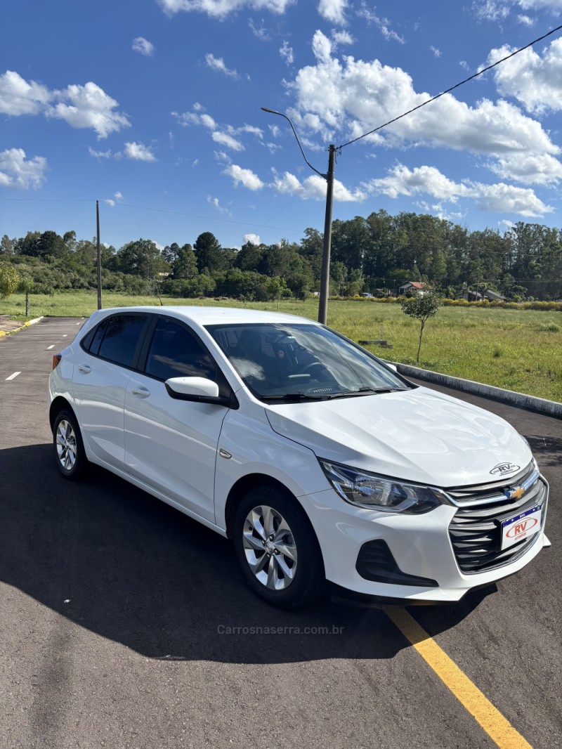 ONIX 1.0 LT 12V FLEX 4P MANUAL - 2022 - CARLOS BARBOSA