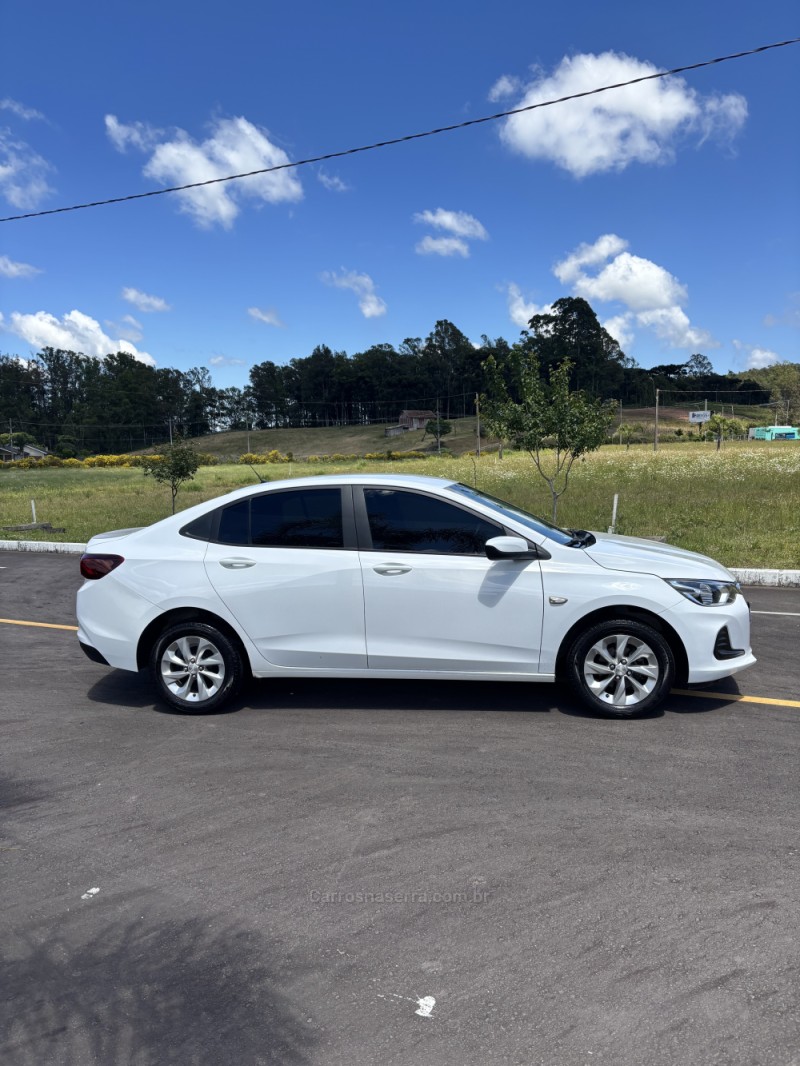 ONIX 1.0 LT PLUS 12V TURBO 4P FLEX MANUAL - 2021 - CARLOS BARBOSA