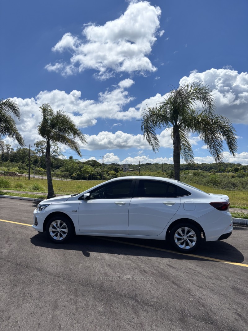 ONIX 1.0 LT PLUS 12V TURBO 4P FLEX MANUAL - 2021 - CARLOS BARBOSA