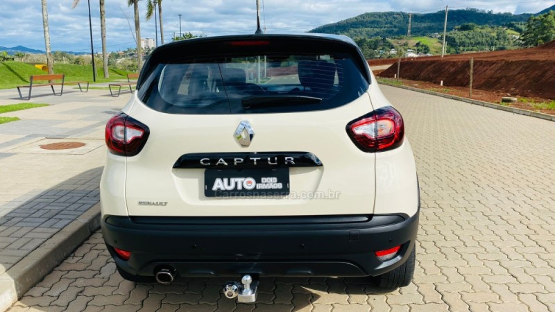 CAPTUR 1.6 LIFE 16V FLEX 4P AUTOMÁTICO - 2021 - DOIS IRMãOS